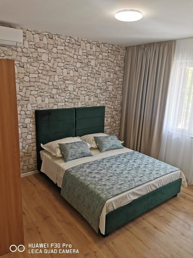 Kate 2 Apartment Omis Bagian luar foto